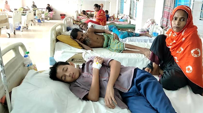 কোটালীপাড়ায় শ্রেণিকক্ষে দুর্গন্ধে ২০ শিক্ষার্থী অসুস্থ, হাসপাতালে ভর্তি -৮