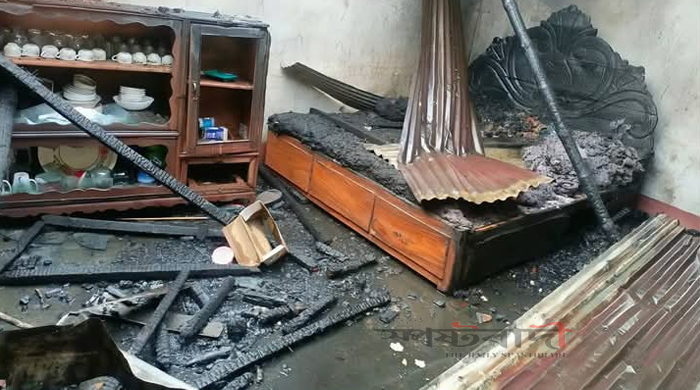 নীলফামারী সদরের পঞ্চপুকুরে ভয়াবহ অগ্নিকাণ্ডে পুড়ে যায় ১৮ পরিবার