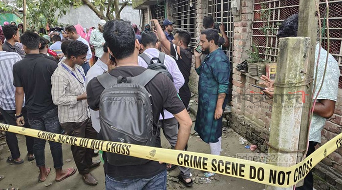 কুমিল্লায় মা-মেয়ের মরদেহ উদ্ধার, আটক ২