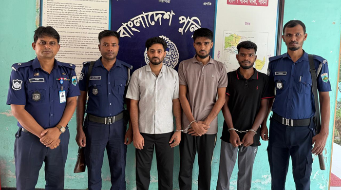 পাবনায় বৈষম্য বিরোধী ছাত্র আন্দোলনের আসামী ছাত্রলীগ সভাপতি শান্ত সহ গ্রেফতার ৩