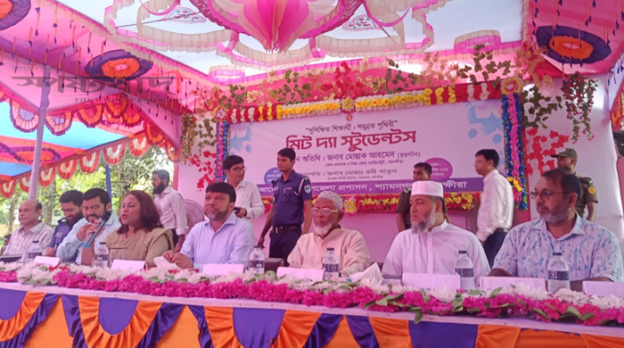শ্যামনগরে স্টুডেন্ট প্রোগ্রামে এ জনপদের লবনাক্তা মানুষের কথা শুনলেন জেলা প্রসাশক