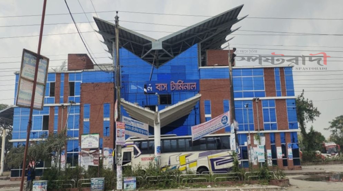 কোটি টাকার বাস টার্মিনাল ব্যবহার হচ্ছে মাদক কারবারিদের কাজে, প্রকাশ্য বসছে জুয়ার আসর