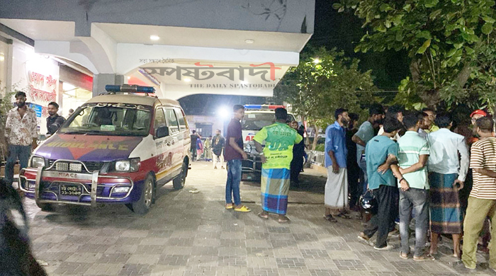 চট্টগ্রামে গভীর রাতে গোলাগুলিতে নিহত ১, গুলিবিদ্ধ অনেকে
