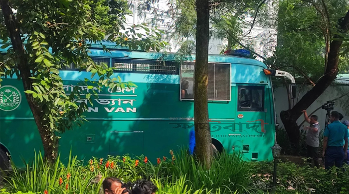 ১৫ সেনা কর্মকর্তাকে ট্রাইব্যুনাল থেকে পাঠানো হলো সেনানিবাসের সাবজেলে