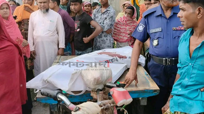 জামালপুরে ইজিবাইক ও কভার্ট ভ্যানের মুখোমুখী সংঘর্ষনিহত-৪,আহত-৫