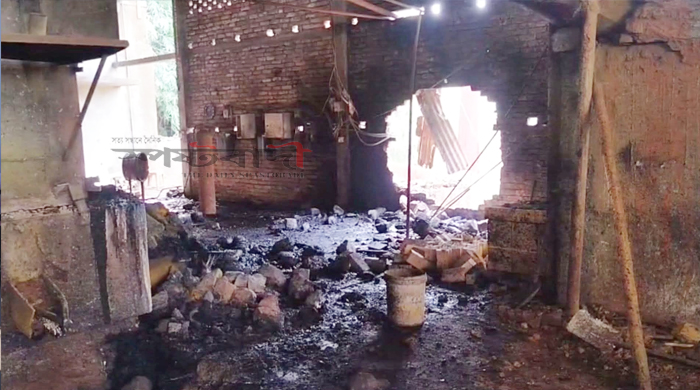 নরসিংদীতে অবৈধ সিসা তৈরির কারখানায় বিস্ফোরণে ৭ শ্রমিক দগ্ধ