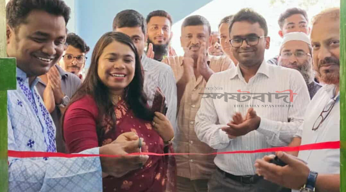 নলছিটির মোল্লারহাট ইউনিয়ন পরিষদ কমপ্লেক্সে পাবলিক লাইব্রেরি উদ্বোধন