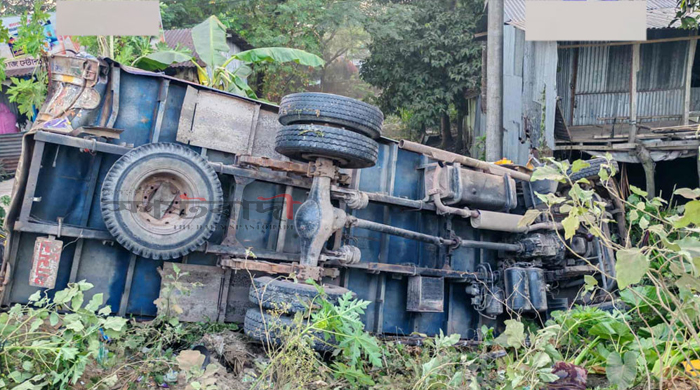 গোপালগঞ্জে দুই ট্রাকের সংঘর্ষে নিহত ১