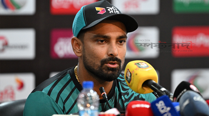 বোলারদের জন্য সত্যিই দুঃখিত : লিটন