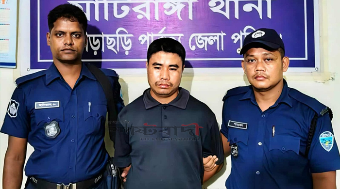 দুই দিনের ব্যবধানে মাটিরাঙ্গায় দ্বিতীয় ধর্ষণ : অস্ত্র ঠেকিয়ে স্কুল শিক্ষিকাকে ধর্ষণ, সেনাবাহিনীর হাতে ধর্ষক আটক
