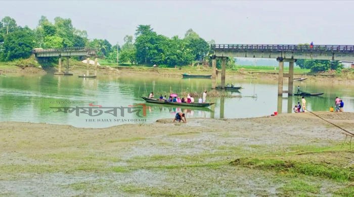চার বছরেও সংস্কার হয়নি ভাঙ্গা সেতু ভোগান্তিতে কয়েক হাজার মানুষ