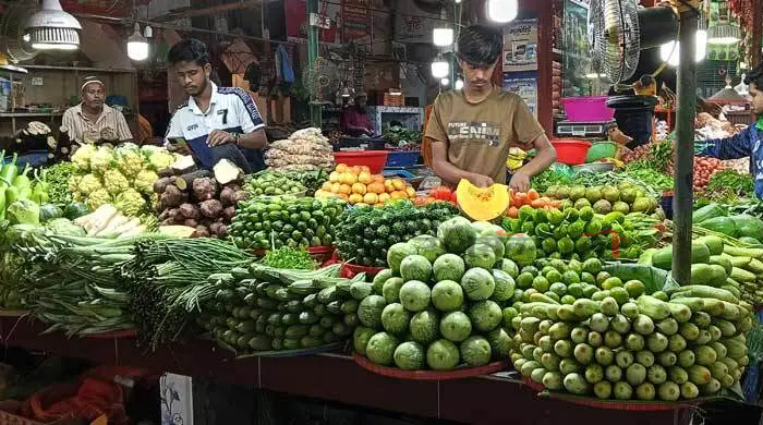 খুলনার বাজারে চড়া সবজির দাম