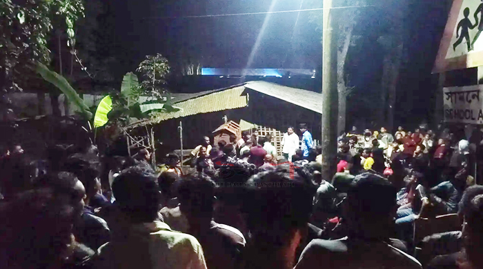 তালাবদ্ধ দোকানে মিলল স্ত্রীর মরদেহ, পালিয়েছে স্বামী