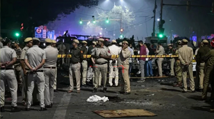 দিল্লিতে ভয়াবহ গাড়ি বিস্ফোরণে নিহত ৮
