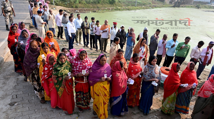 বিহারের দিকে তাকিয়ে ভারত, এগিয়ে আছে এনডিএ জোট
