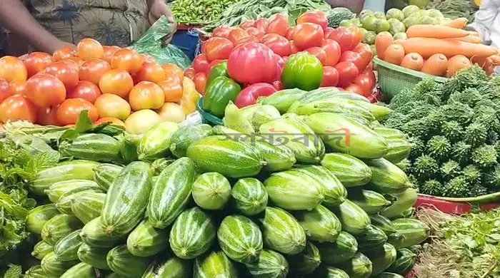 খুলনার সবজির বাজারে উত্তাপ খুলনার সবজির বাজারে উত্তাপ