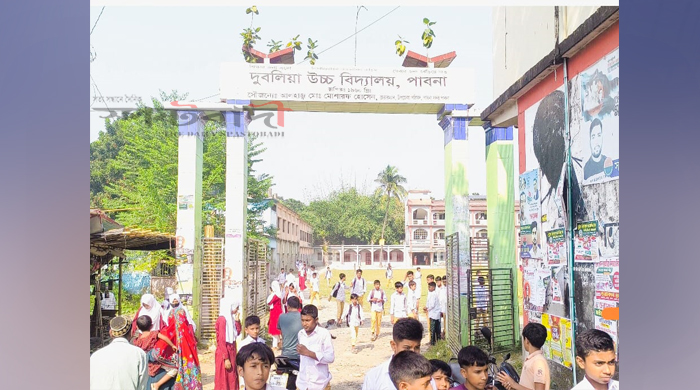 দুবলিয়া উচ্চ বিদ্যালয়ে শিক্ষক দ্বারা শিক্ষার্থী নির্যাতনের অভিযোগ উঠেছে